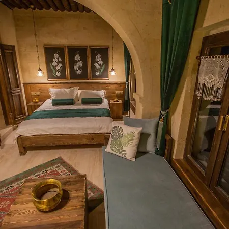 Mak's Cave House *