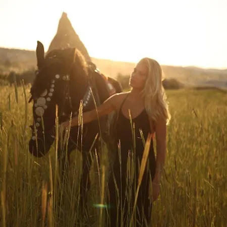 Mak's Cave House Panzió