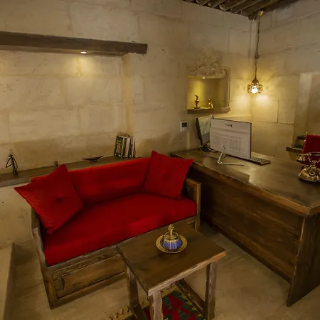 Mak's Cave House 4*