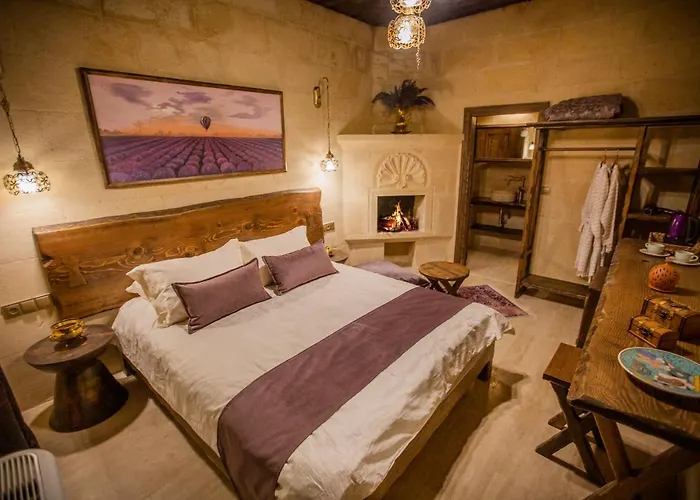 Mak's Cave House Bed & Breakfast