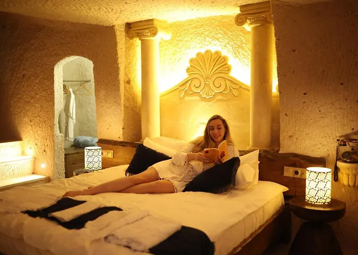 Mak's Cave House Bed & Breakfast 4*