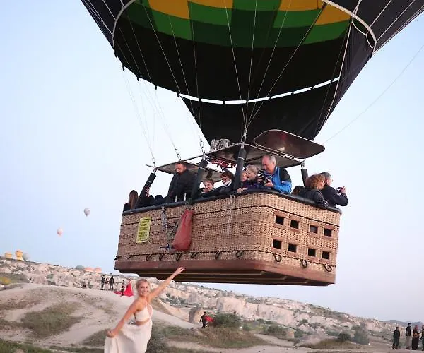 Bed & Breakfast Mak's Cave House 4*