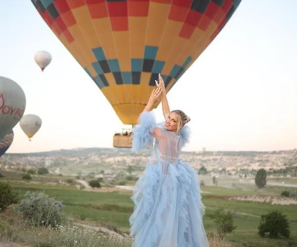 Mak's Cave House Bed & Breakfast