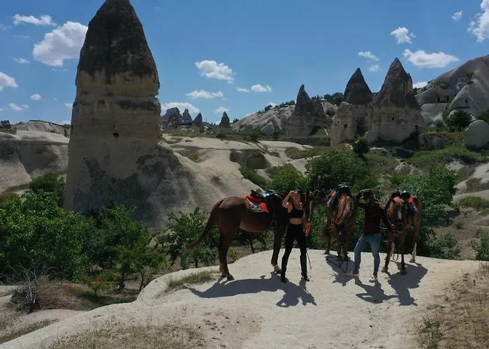 Mak's Cave House Bed & Breakfast