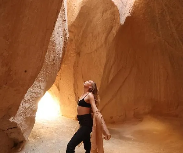 Mak's Cave House Bed & Breakfast