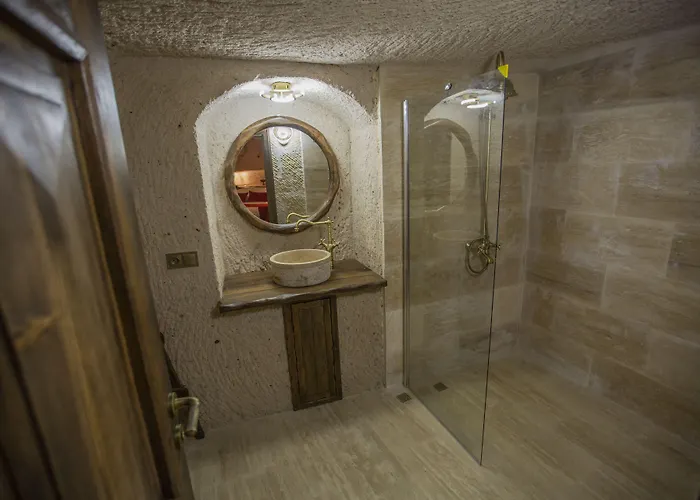 Bed & Breakfast Mak's Cave House